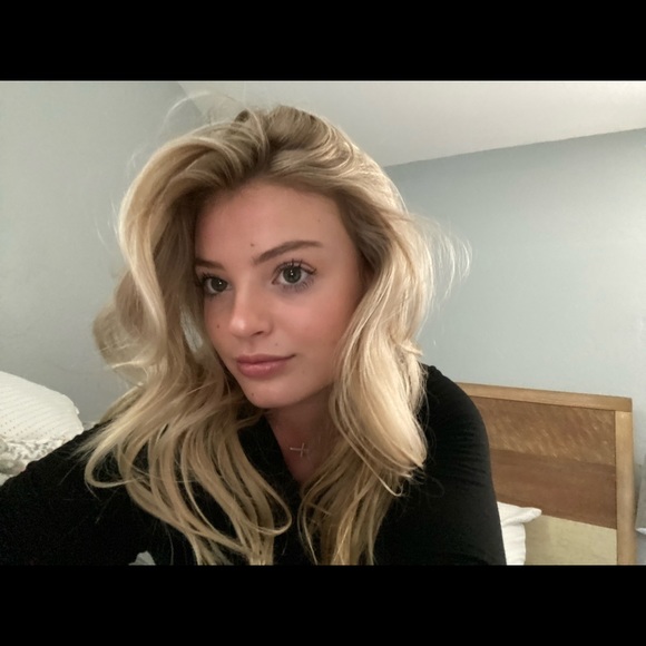 Meet your Posher, Emily - Picture 1 of 1